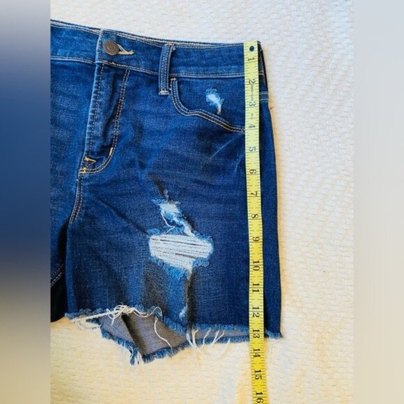 Old Navy High-Rise Distressed Denim Shorts With Secret Slim Pockets Size 2 - Picture 5 of 8